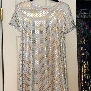 Galore elegant Carly